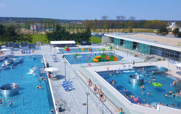 Zdjęcie 1 basen&oacute;w na&nbsp;zewnątrz w&nbsp;termach Poddębickich